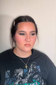 Looking for a professional makeup artist for classes