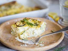 Fluffiger Zucchini Auflauf Mit Feta Und Frischen Krautern Rezept Rezepte Kochrezepte Hauptspeise