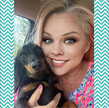 Beth Young's Instagram, Twitter & Facebook