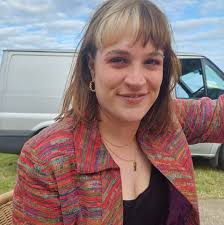 Reliable ,trustworthy and hardworking handywomen looking for work i can  turn my hand to most things from rubbish removals,cleaning, gardening no  job to big or too small. Please pm me for more