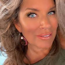 Raquel Patton's Instagram, Twitter & Facebook