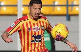 Gianluca lapadula llegó a lima para sumarse a los entrenamientos de la selección peruana tras su segunda convocatoria por las. Chile Peru Gianluca Lapadula Receives His Identity Card This Thursday