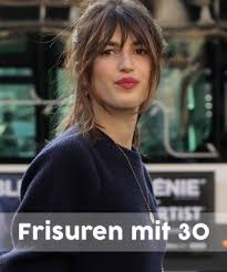 20 30 Oder 40 Das Sind Die Schonsten Frisuren Fur Jedes Alter 20er Jahre Frisur Wasserwelle Frisur Lange Haare Business Frisuren