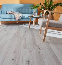 Achetez votre parquet stratifié haro au meilleur prix : Stratifie Xl Pula Chene Gris 8mm Vendu A La Botte Castorama
