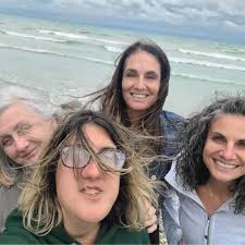 What tastes delicious with gravy