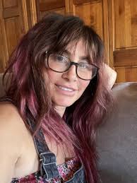 Deanna Bartholomew's Instagram, Twitter & Facebook