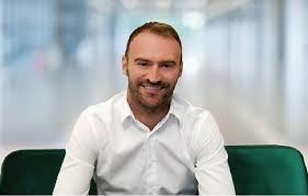 Facebook gives people the power to share and makes the world more open and connected. Un TanÄƒr Milionar Din Satu Mare Cadouri Pentru Sute De Copii Din Orfelinatele Din JudeÈ›