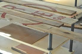 Befestigen sie dann die andere seite des gelenks zu halten sie das bett eingeklinkt. Bett Kopfteil Aus Recycliertem Holz Selber Bauen Anleitung