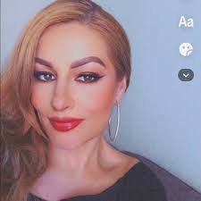 Vicky Valencia's Instagram, Twitter & Facebook