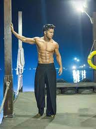 abcd 2 checkout varun dhawan s hot six pack body varun dhawan body varun dhawan varun