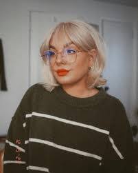 Maria Layton's Instagram, Twitter & Facebook