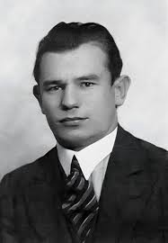 8️⃣2️⃣ lata temu (w nocy z 1 na 2 października 1942 r.) w ramach operacji  lotniczej "Chisel" (dłuto) do Polski skoczyło 4 cichociemnych: por. Artur  Józef Linowski "Karp", por. Adam Trybus "Gaj",