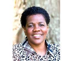 Shelly Dudley's Instagram, Twitter & Facebook