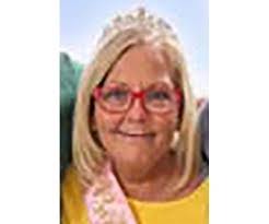 Sandra Camden's Instagram, Twitter & Facebook