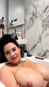 Onlyfans-unoresident1191K jacuzzi fun