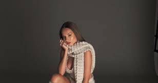 People who liked ester expósito's feet, also liked Ester Exposito Consigue La Portada De La Revista Elle