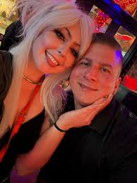 Embracing goth style despite parental criticism