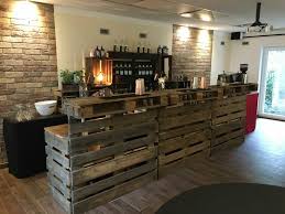 Dekoration für kaltes buffet briefumschläge selber basteln coole desktop hintergrundbilder cooles haus coole bastelideen catrina bedeutung container wohnhaus den bartresen selber bauen und schon dekorieren bartresen. Bar Bauen Bar Selber Bauen Paletten Richten Sie Kleine Selbstgebaute Bartheke Aus Holz Im Garten Ein