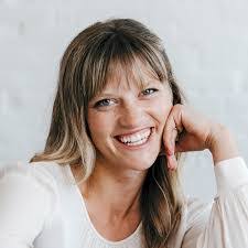 Jocelyn Gentry's Instagram, Twitter & Facebook