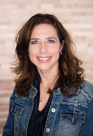 Michelle Crowe's Instagram, Twitter & Facebook