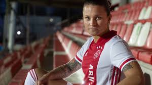 Dutch football midfielder currently playing for vålerenga fotball in the norwegian toppserien and the netherlands women's national football team where she has made over 150 appearances. Vrouwen Ajax Verrassen Met Komst Recordinternational Spitse Nos