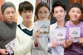 The entire lead cast from season 1 has been confirmed to make their comebacks in the next installment. Tvn S Hospital Playlist Soars To Highest Ratings On Its Finale Cast Reveals Season 2 Kdramastars