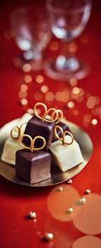 Macarons Mignardises Surgeles Picard Cadeau Chocolat Menu De Noel Recette Dessert Noel