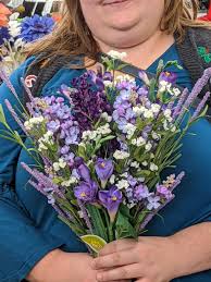 Handmade flowers are a cinch — literally! My Silk Flower Bouquet From Hobby Lobby 30 Weddingplanning