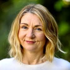 I'm thrilled to share that I've just updated my website with a new reel  featuring two Netflix documentaries I had the pleasure of working on: The  Girl in the Picture directed by