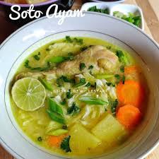 Rebus ayam dengan api kecil. Berbagi Cara Menurut Munand Cara Memasak Soto Ayam