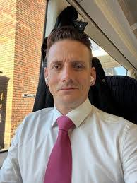 Tracey Loftus's Instagram, Twitter & Facebook