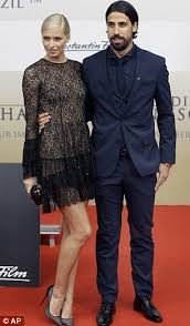 Im sorry i don't think they are gay's but they are a verry cute couple ^^. Midfielder Sami Khedira And Wife Lena Gerke Sports Personality Mannschaft Sami Khedira