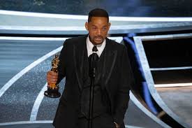 Will Smith Returns To Awards-Show Stage — As A Performer