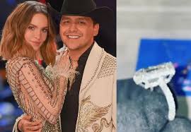 En las últimas horas, christian nodal y belinda anunciaron su compromiso en redes sociales a través de una fotografía, en ella se muestra. Dpyldgtzasurbm