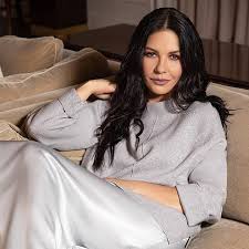 919,954 likes · 40,580 talking about this. Catherine Zeta Jones Launches Fashion Line Photo 1
