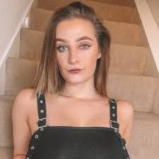 Sam Knowles's Instagram, Twitter & Facebook