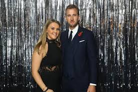 Pictured in the second photo with their one year old daughter ivy. Ada David Beckham Di Antara Kisah Cinta Harry Kane Sport Bisnis Com