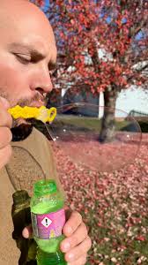 Have you tried making these Bouncing Bubbles yet?! This is such a fun  activity to do with your kids! 🫧 Share this idea with a mama! 😊 #momlife  #toddleractivities #kidactivities #sensoryplay ...