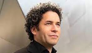 Gustavo dudamel, wife maria valverde and son martin dudamel maturen attend the ceremony honoring maestro gustavo dudamel with star on the. Success Of El Sistema S Musical Revolution Is A Lesson For The Bolivarian Revolution Of Venezuela The Week