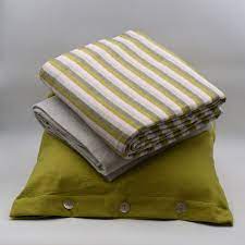 Il completo lenzuola tinta unita in flanella rivestirà il tuo letto con morbidezza ed estremo gusto, creando lo stile unico del tuo letto. Lenzuola Letto Piazza E Mezza Flanella Shop Online Biancheria Govina