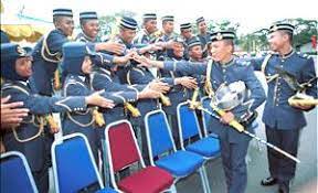 Dokumentari mengenai kolej tentera udara atau pusat latihan pegawai khasnya. Laman Akademi Tentera Malaysia