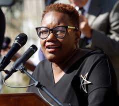 Bronze statue of Richard Hatcher, Gary's first black mayor, unveiled at  City Hall