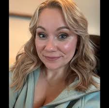 Emily Stapf's Instagram, Twitter & Facebook