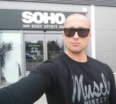 „ligęska, ty ciapo, które z czasem zmieniło się w „ligęska, ty nieciapo. Artur Ligeska On Twitter We Love What We Soho Arturligeska Musclemonkey Sohobodyspirit