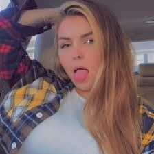 Brooklyn Bray's Instagram, Twitter & Facebook