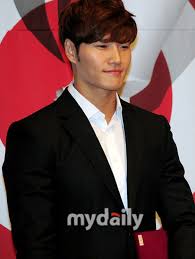 The duo was considered to be one of the most popular idols in that time and sold out millions of albums in south korea and asia. Kim Jong Kook Congratulates Manager S Marriage And To Release New Album This Month