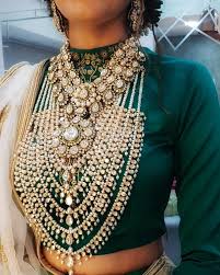 Looks best with all types of traditional punjabi dresses. 17 Stylish Ways Brides Can Wear Rani Haar Like A True Maharani Shaadisaga