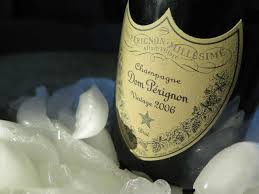 The champagne house bollinger proposes for sale old vintages, including la grande année, only produced in exceptional years. Sciabola Per Champagne Ecco Come Si Usa Nel Sabrage Vinifero