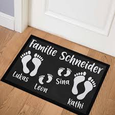 So erkennt jeder kunde, dass sich der unternehmer um jedes kleine detail kümmert. Fussmatte Mit Namen Familie Personalisiert Kaufland De