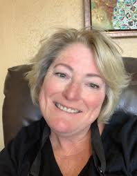 My name is Ali I have been doing hair for over 25 years i love it. I Moved  from California leaving my salon behind. Now it's time to open my new baby